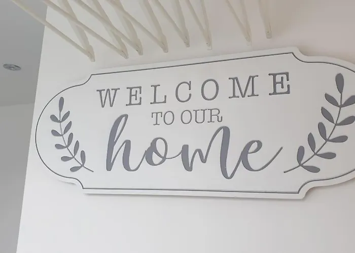 Near Liverpool Double Bedroom Hideaway