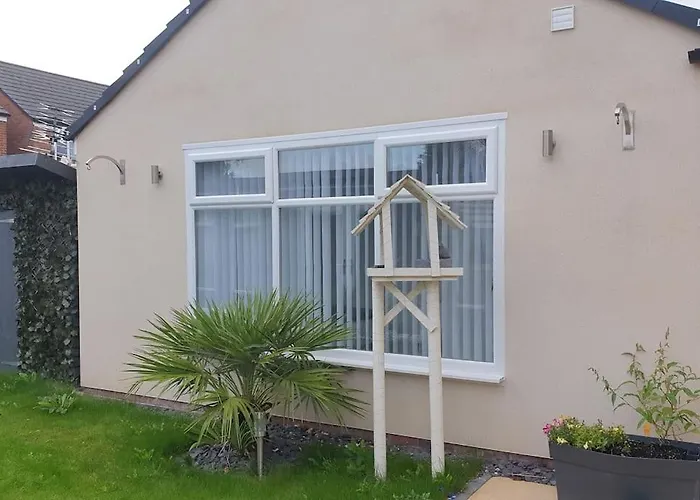Near Liverpool Double Bedroom Hideaway