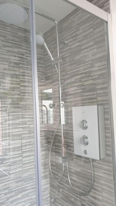 Near Liverpool Double Bedroom Hideaway Holiday home