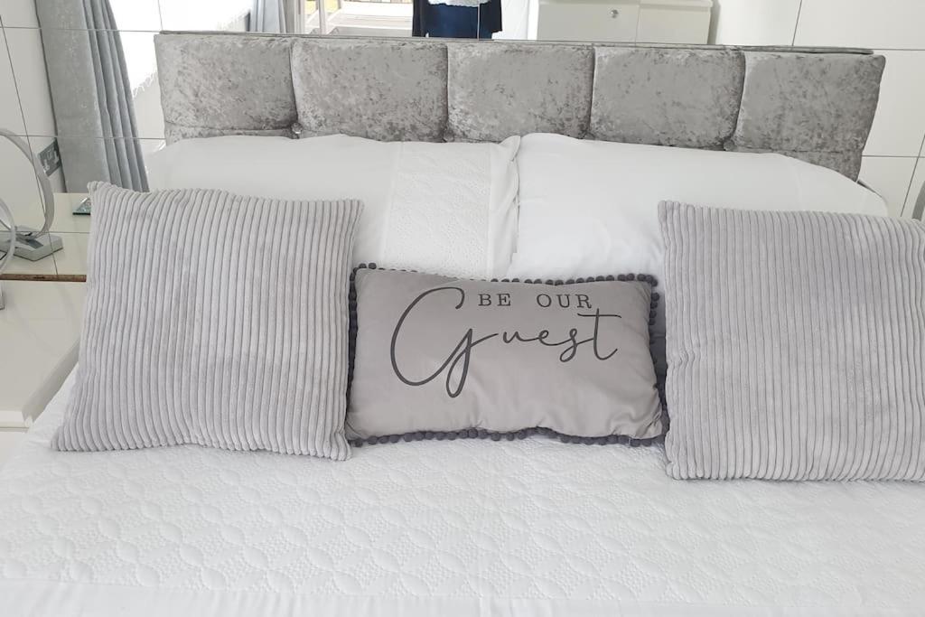 Near Liverpool Double Bedroom Hideaway * Wirral