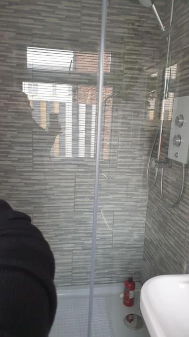 Holiday home Near Liverpool Double Bedroom Hideaway Wirral
